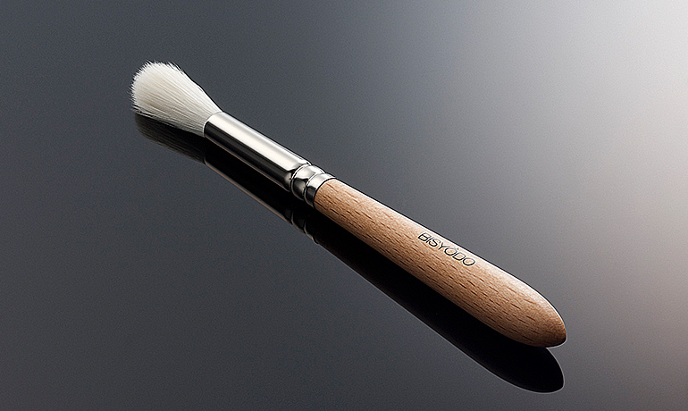 Diagonal Eye Brow Brush