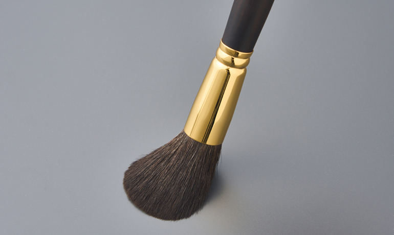 ウエダ美粧堂高級化粧筆GRANDシリーズの灰リスを贅沢に使用した ...
